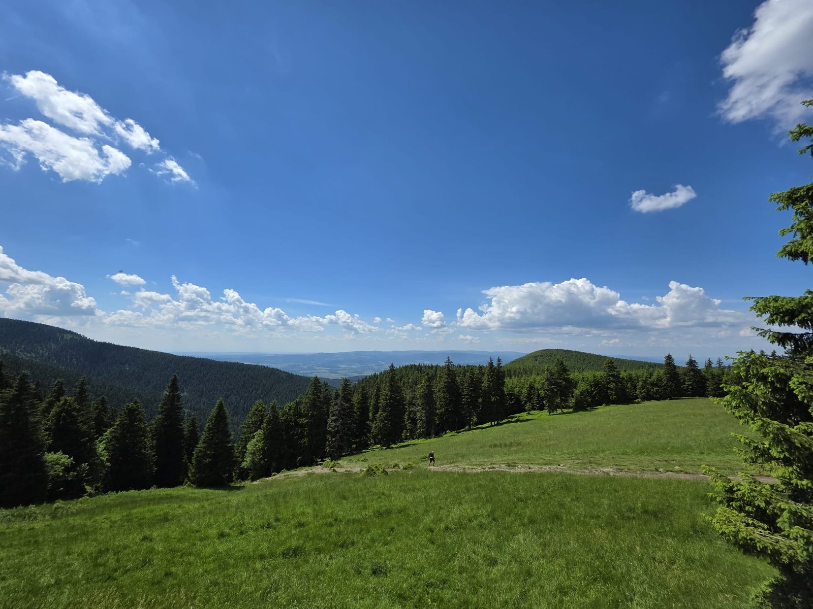 Widok na góry z noclegu w Siennej, Czarna Góra Resort